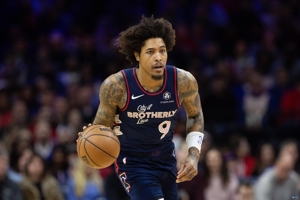 Hiệu suất gấp đôi! Oubre ghi được 18 điểm, 10 rebound và 3 cướp khi bắn 6/19.