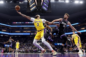 The Kings có 7 trận thắng và 1 trận thua trước Lakers trong 2 mùa giải vừa qua, họ thua, không thi đấu và Taub ghi được 29+14.