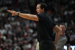 Spoelstra: Thật khó để giành chiến thắng ở giải đấu này hôm nay chúng tôi đã chơi rất đoàn kết.