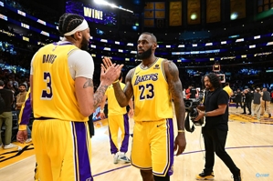 Lakers VS Warriors ngày mai: James nghi ngờ, lông mày rậm khả năng ra sân