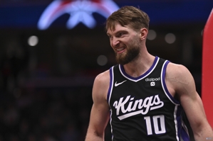 Hiệu suất toàn diện! Sabonis Jr. đã đóng góp 21 điểm, 14 rebound và 8 kiến ​​​​tạo khi bắn 7/14, với điểm cộng trừ là +9