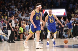 Hãy trân trọng nhau! Curry: Klay đã làm mọi thứ được đội giao mùa này và phải tri ân anh ấy