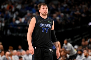 Thật khó để cứu vãn tình hình! Doncic ghi được 39 điểm, 10 rebound và 11 kiến ​​​​tạo trên 15 trong số 30 cú sút. Anh ấy có hơn 30 cú triple-double trong 4 trận liên tiếp.