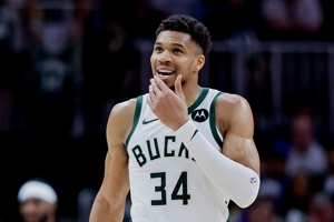 Trận thua nhiệt + Chiến thắng ma thuật đã giúp Bucks, đội đứng thứ hai tại Eastern Conference với 47 trận thắng và 3 trận thua liên tiếp, giành một suất đá playoff